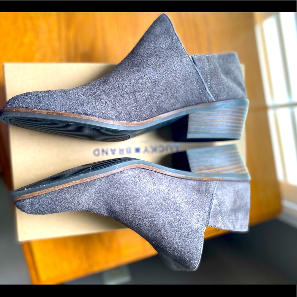 NIB Sz 10 Lucky Brand Grey Suede Booties